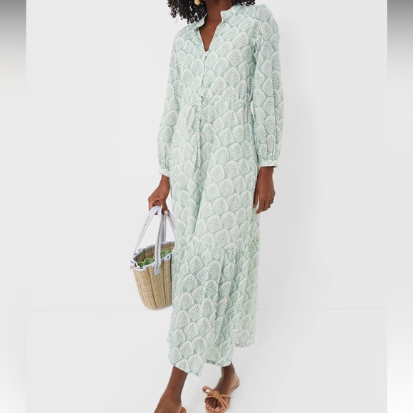 INDIA COLLECTION BY EMERSON FRY

Elm Frances 3 Dress - Picture 2 of 11